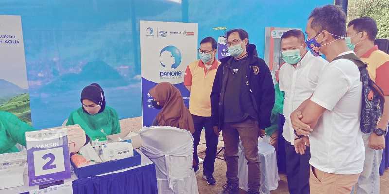 Asosiasi Pelapak dan Pemulung Indonesia Berpartisipasi pada Vaksinasi di TPA Sumurbatu