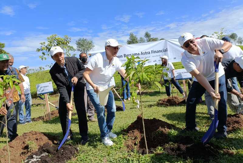 Astra Financial bersama 14 unit bisnisnya menanam 6.600 pohon di Hulu Sungai Ciliwung 1