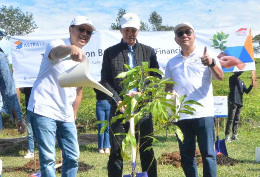 Astra Financial bersama 14 unit bisnisnya menanam 6.600 pohon di Hulu Sungai Ciliwung 2