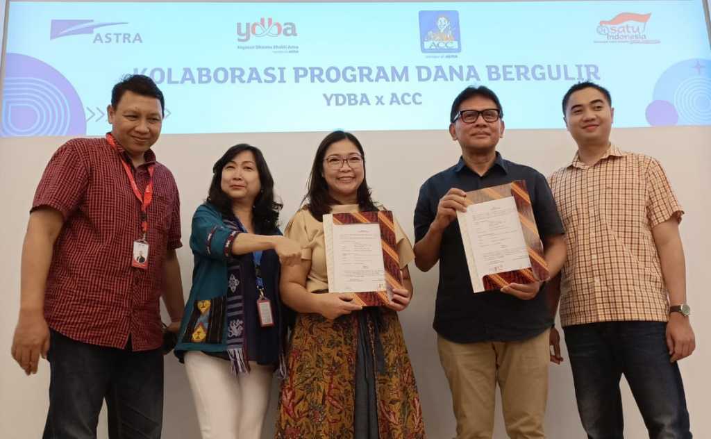 Astra Salurkan Dana Bergulir UMKM melalui Program Kolaborasi ACC dan YDBA 2