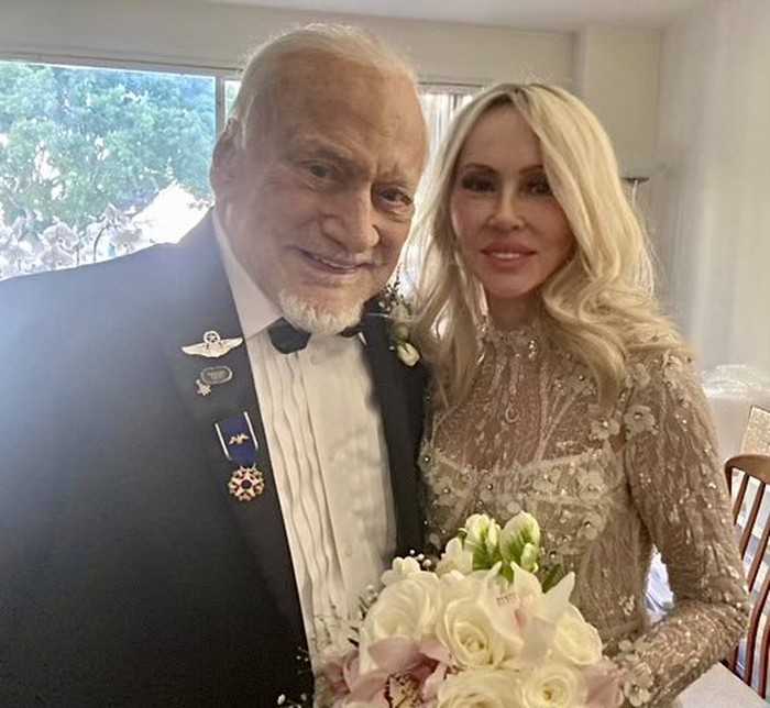 Astronot Buzz Aldrin Umumkan Pernikahan saat Ulang Tahun ke 93    