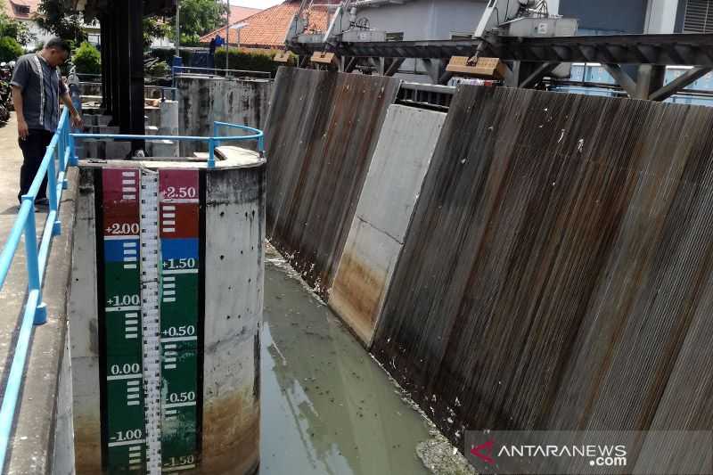 Awas Banjir! BPBD DKI Naikkan Status Pintu Air Pasar Ikan Jadi Siaga 1