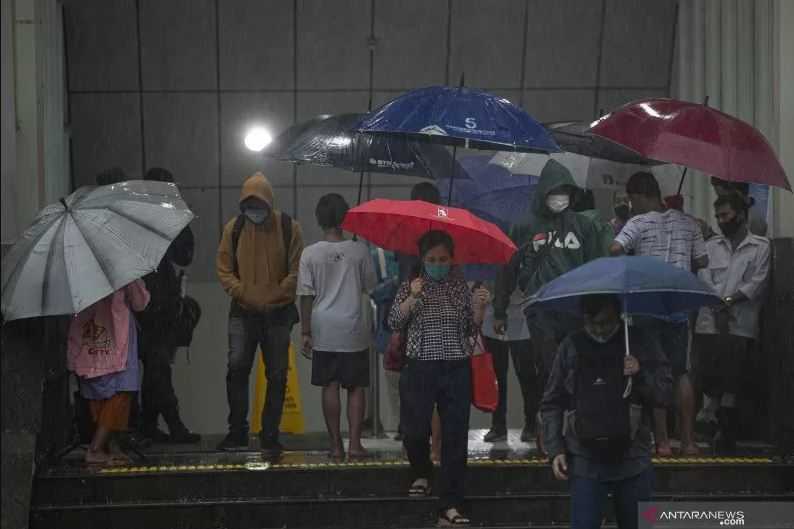 Awas Banjir Lagi! BMKG Prakirakan Hujan Guyur Sebagian Jakarta Hari Ini