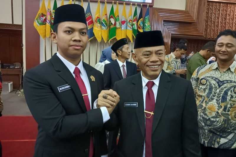 Ayah dan Anak Dilantik Jadi Anggota DPRD Jateng