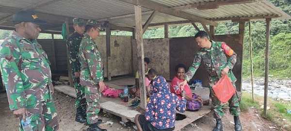 Babinsa di Timika Terus Perkuat Kemanunggalan TNI dan Rakyat