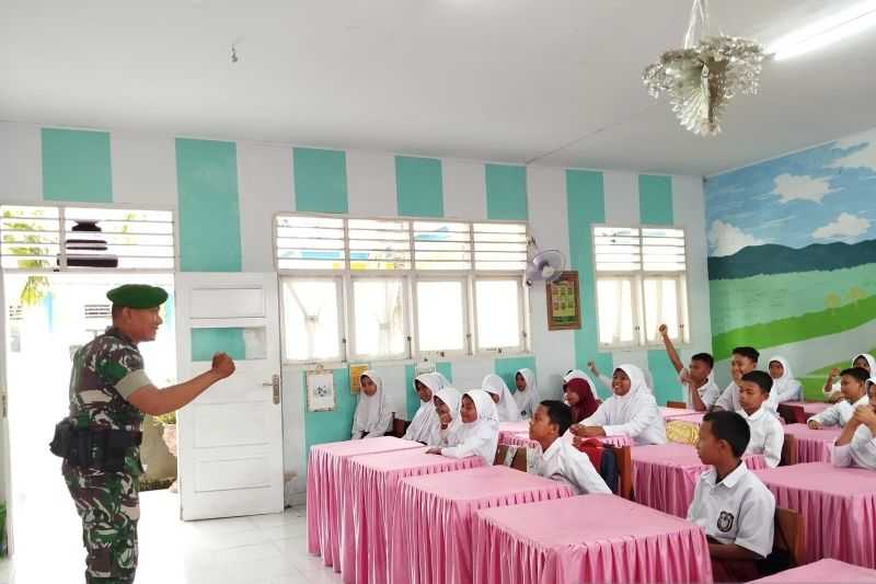 Babinsa Lakukan Pembinaan Kesadaran Bela Negara kepada Pelajar