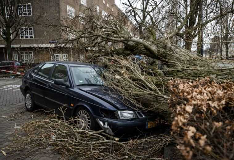 Badai Dahsyat Menghantam Belanda, Satu Orang Tewas