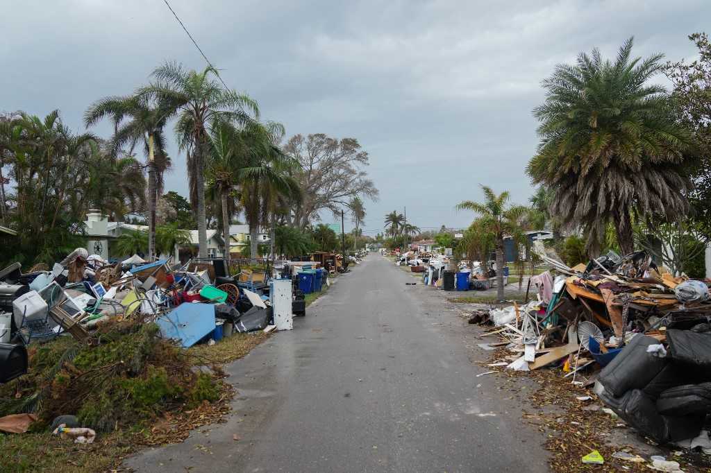 Badai Milton Mengancam, Florida Bersiap Gelar Evakuasi Terbesar Sejak 2017 4