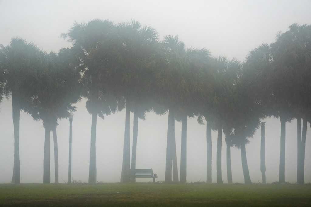 Badai Milton yang 'Dahsyat' Mendekati Florida