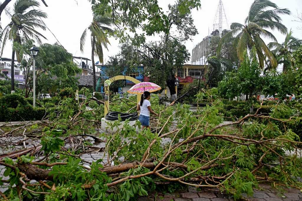 Badai Tropis John Hantam Meksiko, 2 Orang Tewas 2