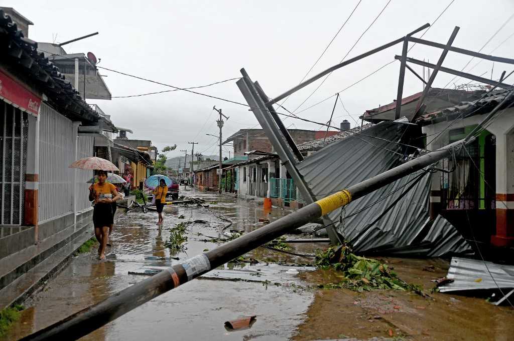 Badai Tropis John Hantam Meksiko, 2 Orang Tewas 5