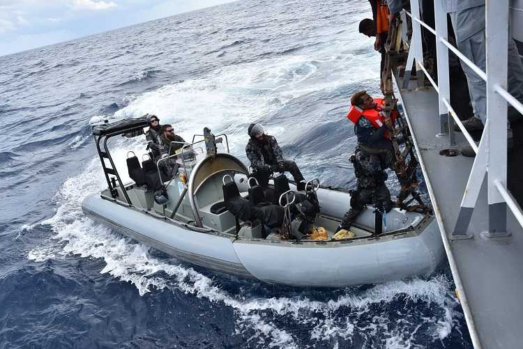 Bakamla RI Evakuasi Korban Kecelakaan Dua Kapal di Laut Timor