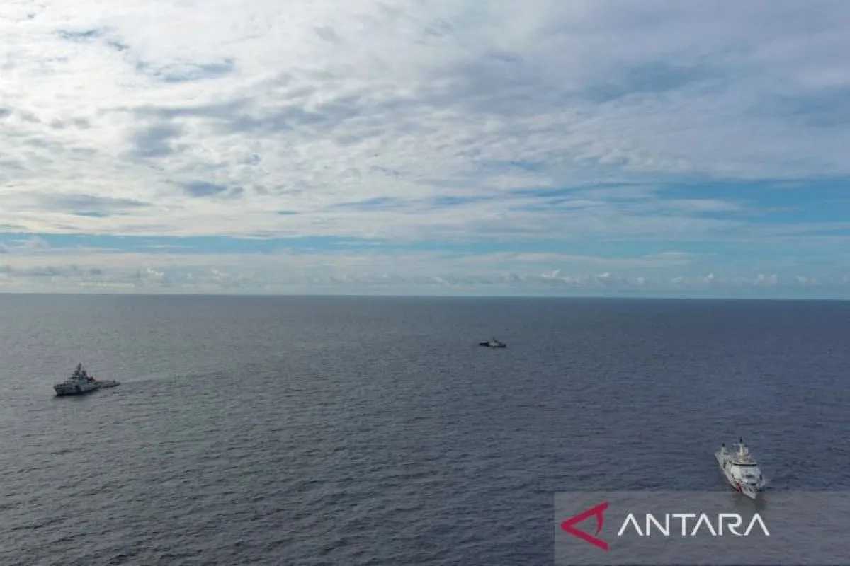 Bakamla Usir Kapal Coast Guard Tiongkok di Laut Natuna