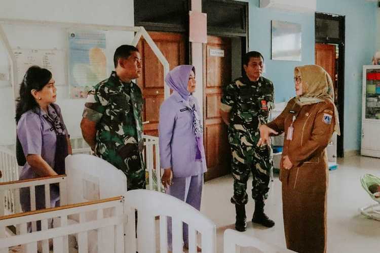 Bakti Sosial Srenum TNI dan IKKT PWA Cabang 7 Srenum TNI