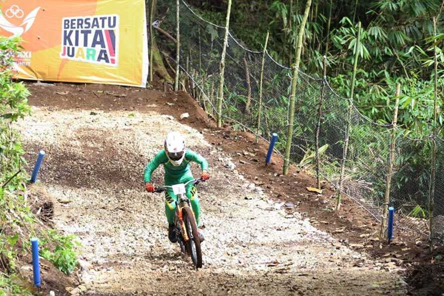 Balap Sepeda - Jawa Timur Dominasi Seeding Run Downhill 