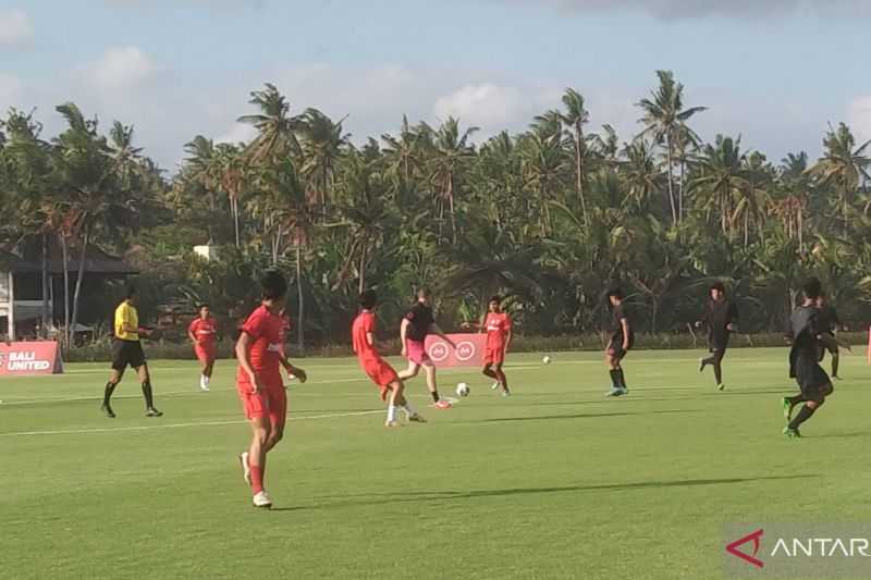 Bali United Terapkan Rotasi Pemain Saat Latihan Tanding