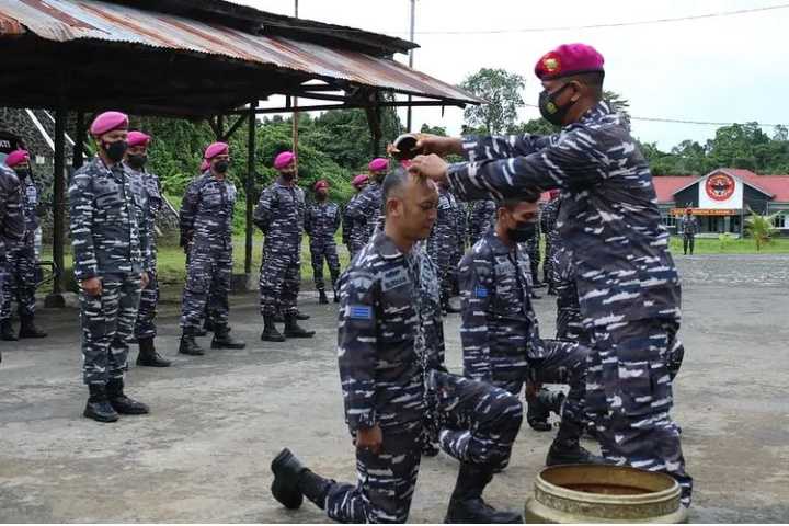 Bangganya 5 Prajurit Tamtama Marinir yang Bertugas di Papua Ini Dapat Hadiah Istimewa Jelang HUT TNI