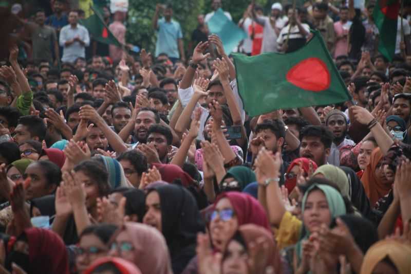 Bangladesh Lanjutkan Jam Malam di Tengah Penangkapan Pengunjuk Rasa