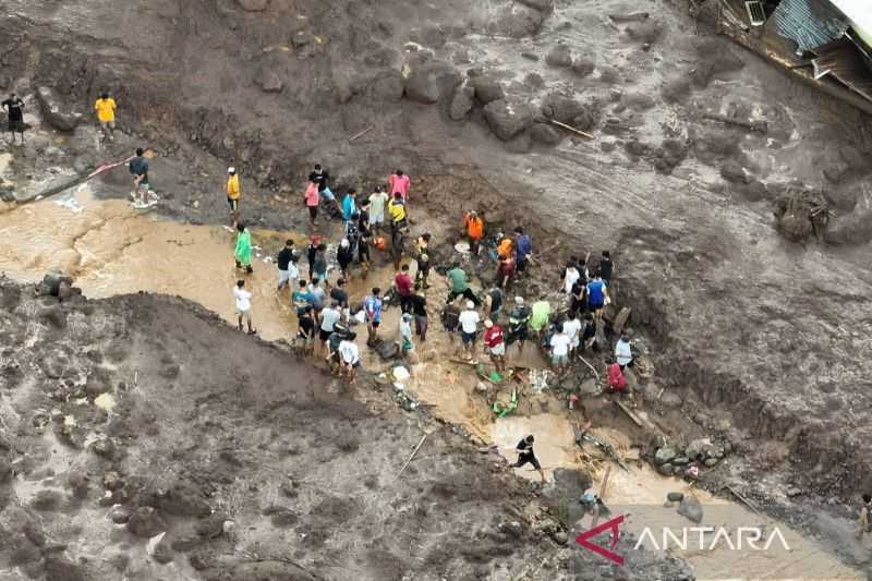 Banjir Bandang Menerjang Rua Ternate, 7 Orang Meninggal