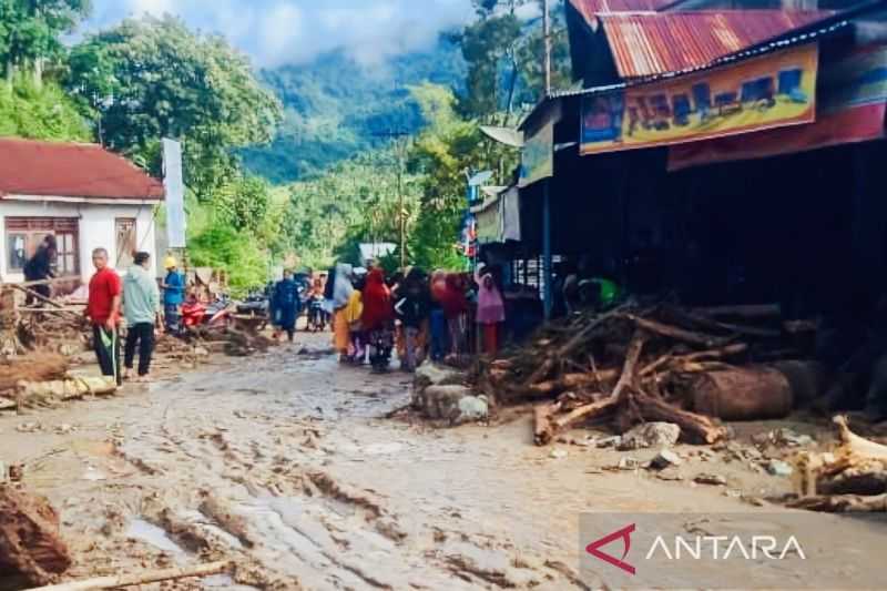 Banjir Bandang Terjang 2 Desa di Nagan Raya Aceh, Warga Terpaksa Mengungsi