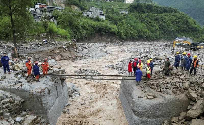 Banjir Bandang Terjang Sichuan Tiongkok, 80.000 Orang Dievakuasi