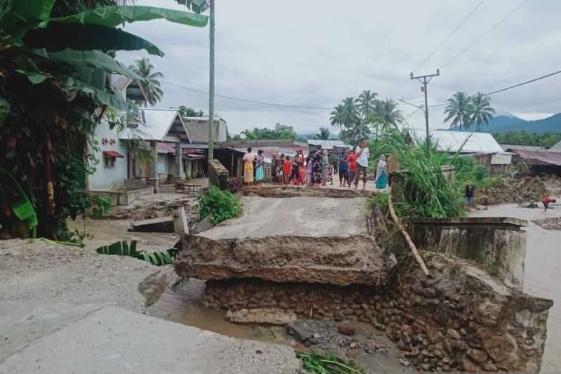 Banjir dan Longsor Menerjang Tiga Dusun di Sigi Sulteng, Rumah Warga Rusak Jembatan Putus
