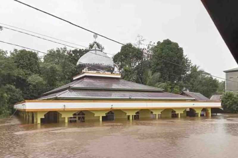 Banjir di Murung Raya Meluas Akibatkan jalan di Kota Puruk Cahu Lumpuh