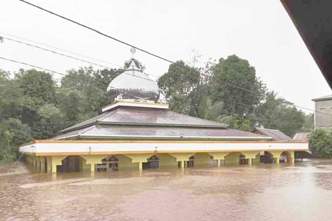 Banjir di Murung Raya Meluas, Jalan di Kota Puruk Cahu Lumpuh