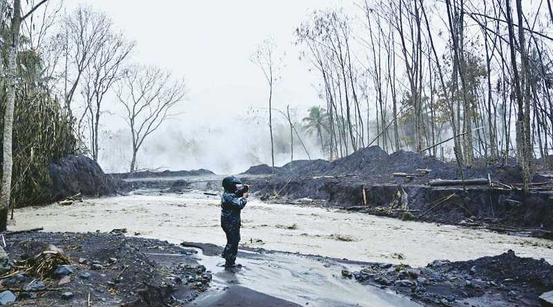 BANJIR LAHAR HUJAN SEMERU