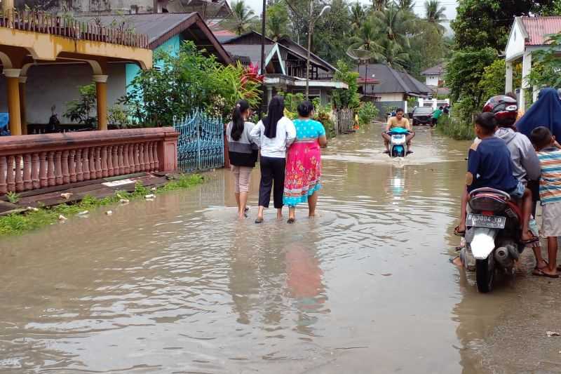 Banjir Landa Lima Kecamatan di Kabupaten Solok Selatan