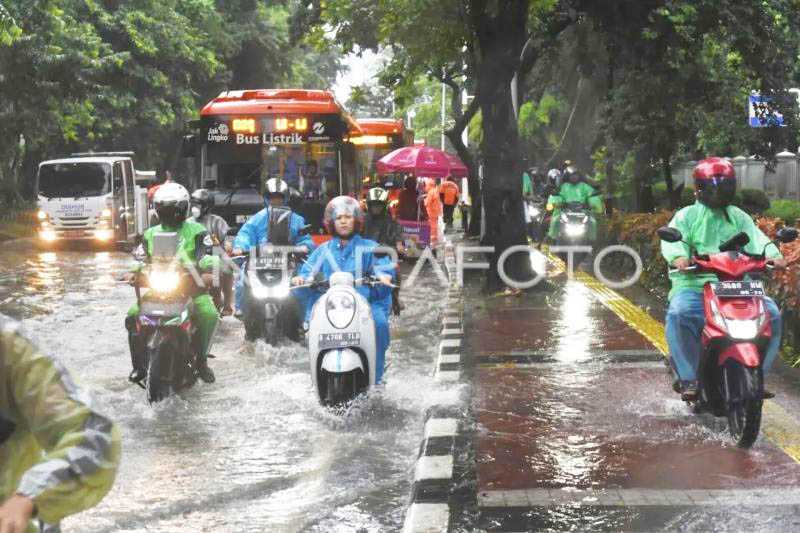 Banjir Masih Terjang Jakarta