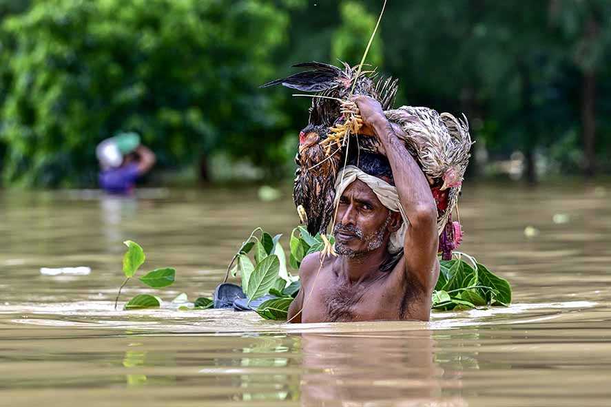 Banjir Mematikan Landa India dan Bangladesh