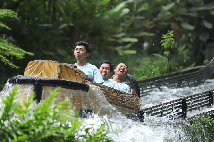 Banjir Promo Juli, Taman Safari Bogor Hadirkan Paket Keliling Kereta Wisata Free All Day