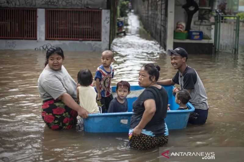 Banjir Terjadi di 11 Ruas Jalan Jakarta pada Jumat Pagi