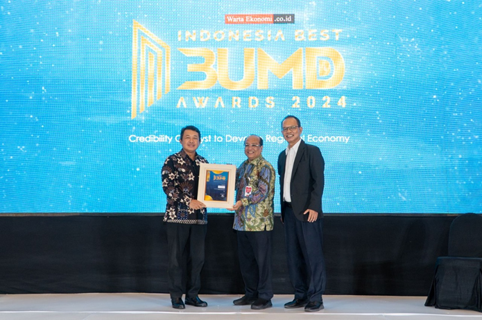 Bank DKI Raih Penghargaan Top BUMD Award 2024 untuk Transformasi Digital