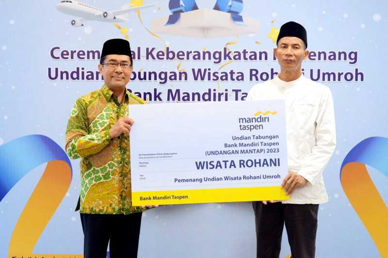 Bank Mandiri Taspen Gelar Pemberangkatan 8 Pasangan Nasabah Pemenang Undian Umroh