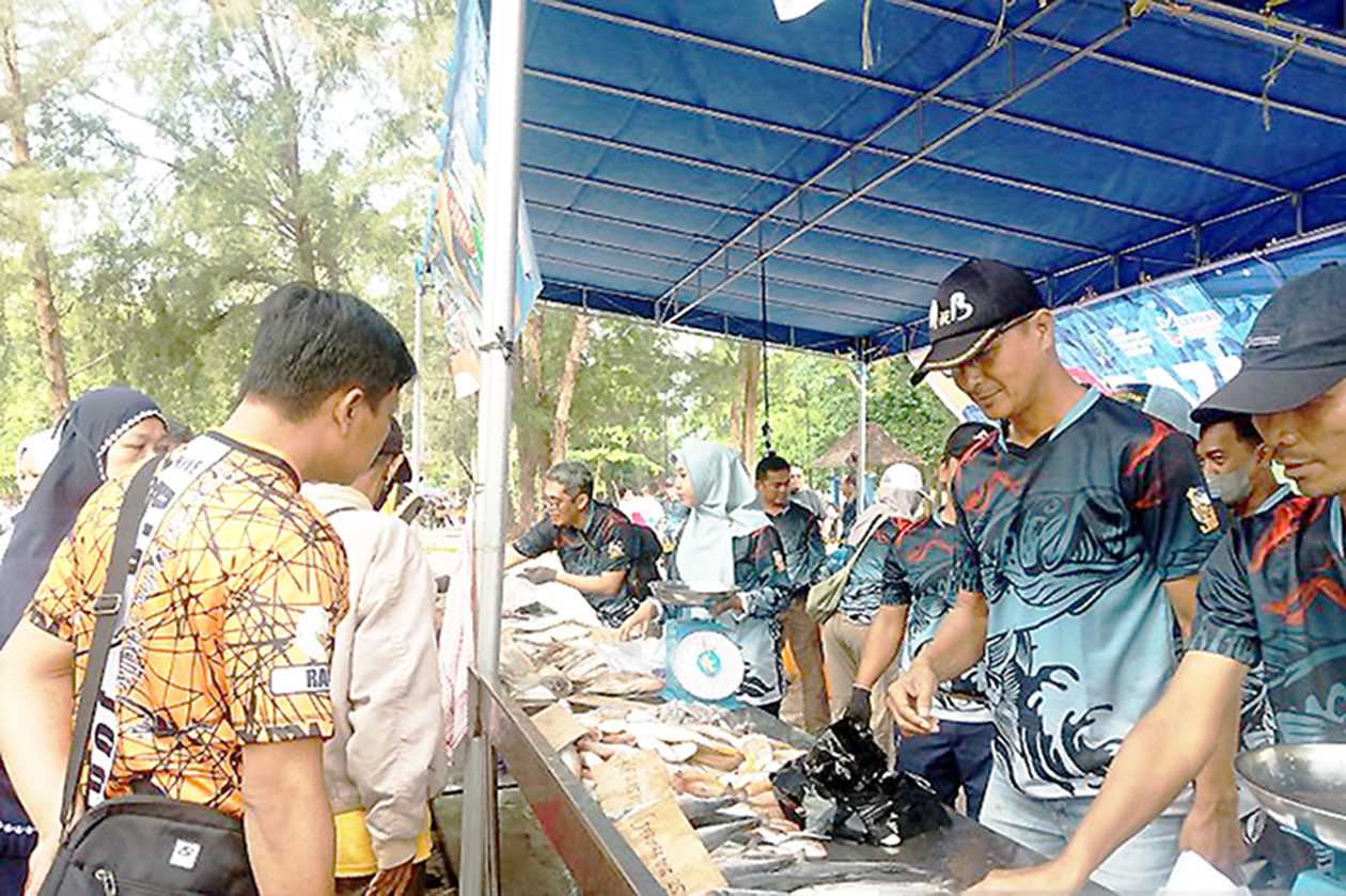 Bantu Turunkan Stunting, Dinas Perikanan Belitung Gelar Bazar Ikan