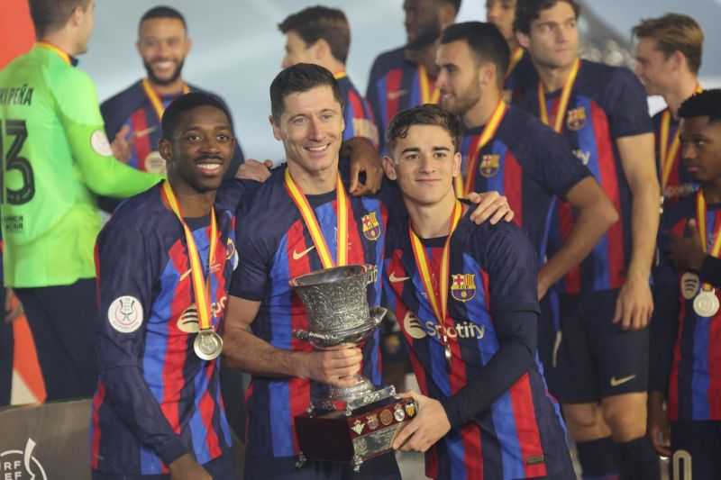Barcelona Juara Piala Super