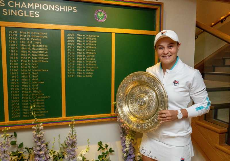 Barty Samai Torehan Evonne di Wimbledon