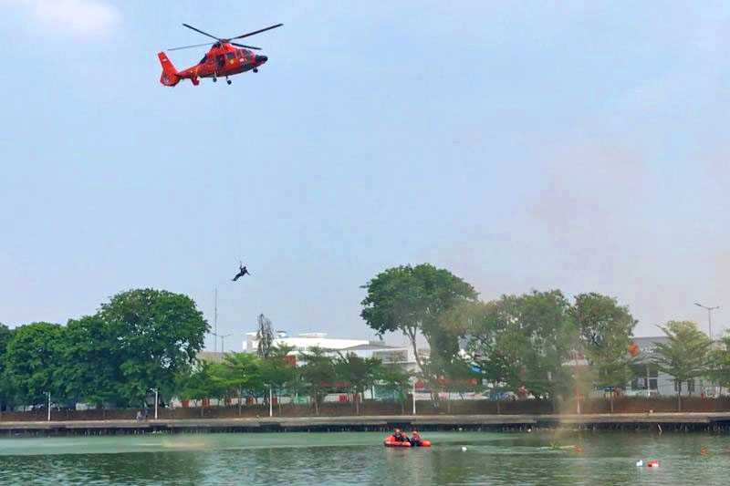 Basarnas Gelar Simulasi Penanganan Korban Kritis di Banjir Jakarta