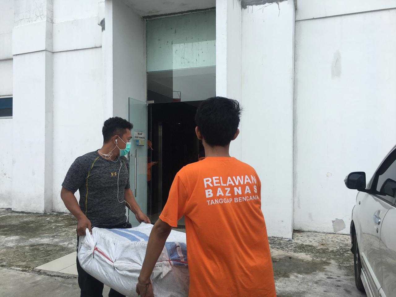 BAZNAS Salurkan Bantuan Logistik untuk Pasien Isolasi Covid-19 di Jakarta