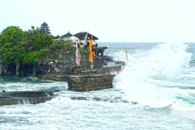 BBMKG Minta Waspadai Potensi Gelombang Tinggi Hingga 4 Meter di Bali