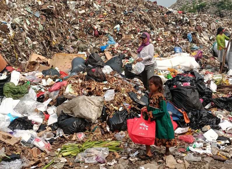 Beban Berat Perlindungan Anak di Lingkungan Tercemar Sampah