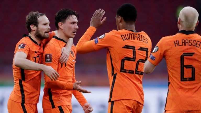 Belanda Taklukkan Latvia 2-0