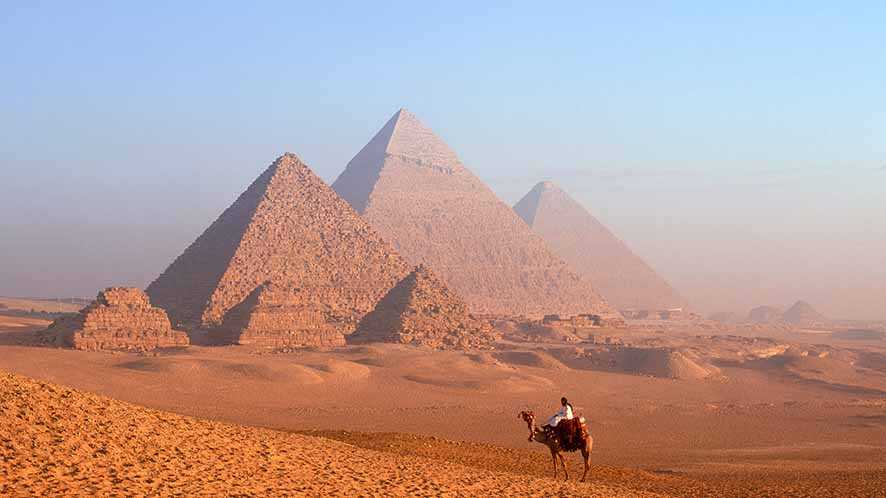 Benarkah Bangsa Atlantis yang Membangun Piramida Mesir?