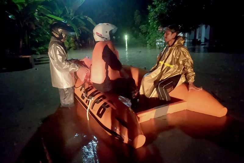 Bencana Banjir Landa Sejumlah Desa di Cilacap Akibat Hujan Lebat, Ruas Jalan Sepanjang 4 Km Tergenang Luapan Air Sungai