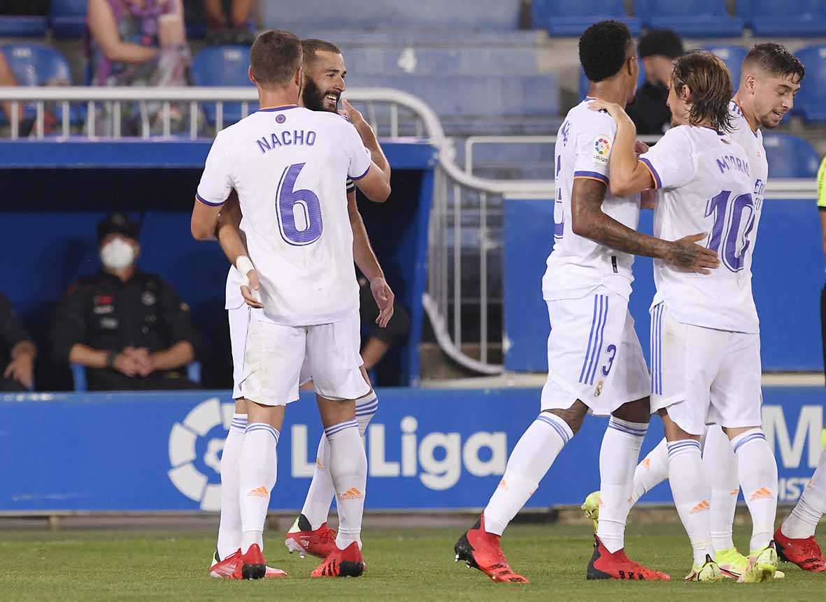 Benzema Bawa Madrid Atasi Alaves