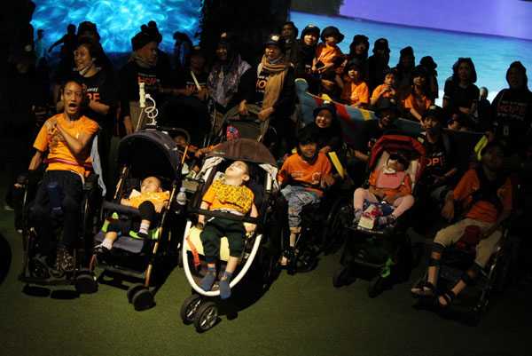 Berbagi Ajak Anak-Anak Rumah Harapan Indonesia Berwisata Dan Bermain Di Jakarta Aquarium 3