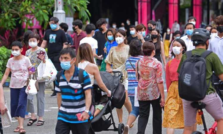 Berbanding Terbalik dengan Indonesia, Singapura Sederhanakan Aturan Baru Protokol Covid-19, Tak Perlu Jaga Jarak saat Pakai Masker