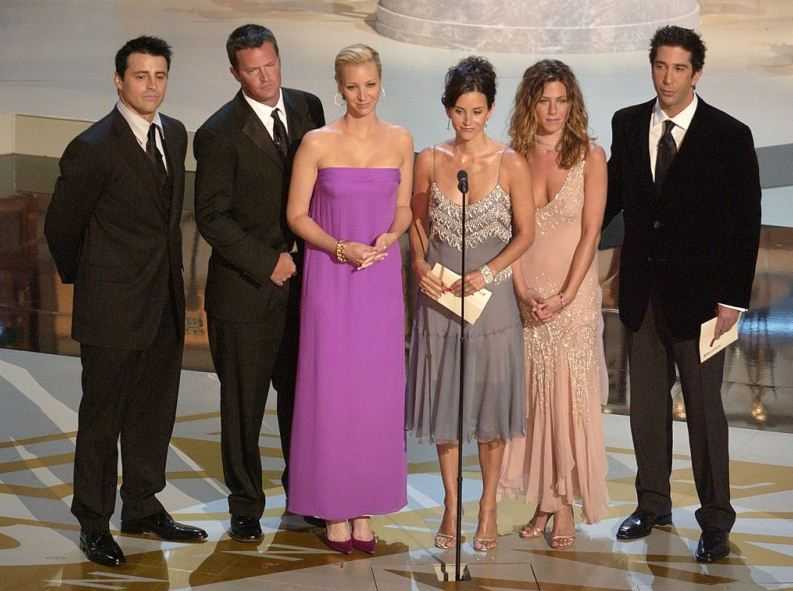 Berduka, Seluruh Pemeran Friends Menyatakan Kehilangan Matthew Perry